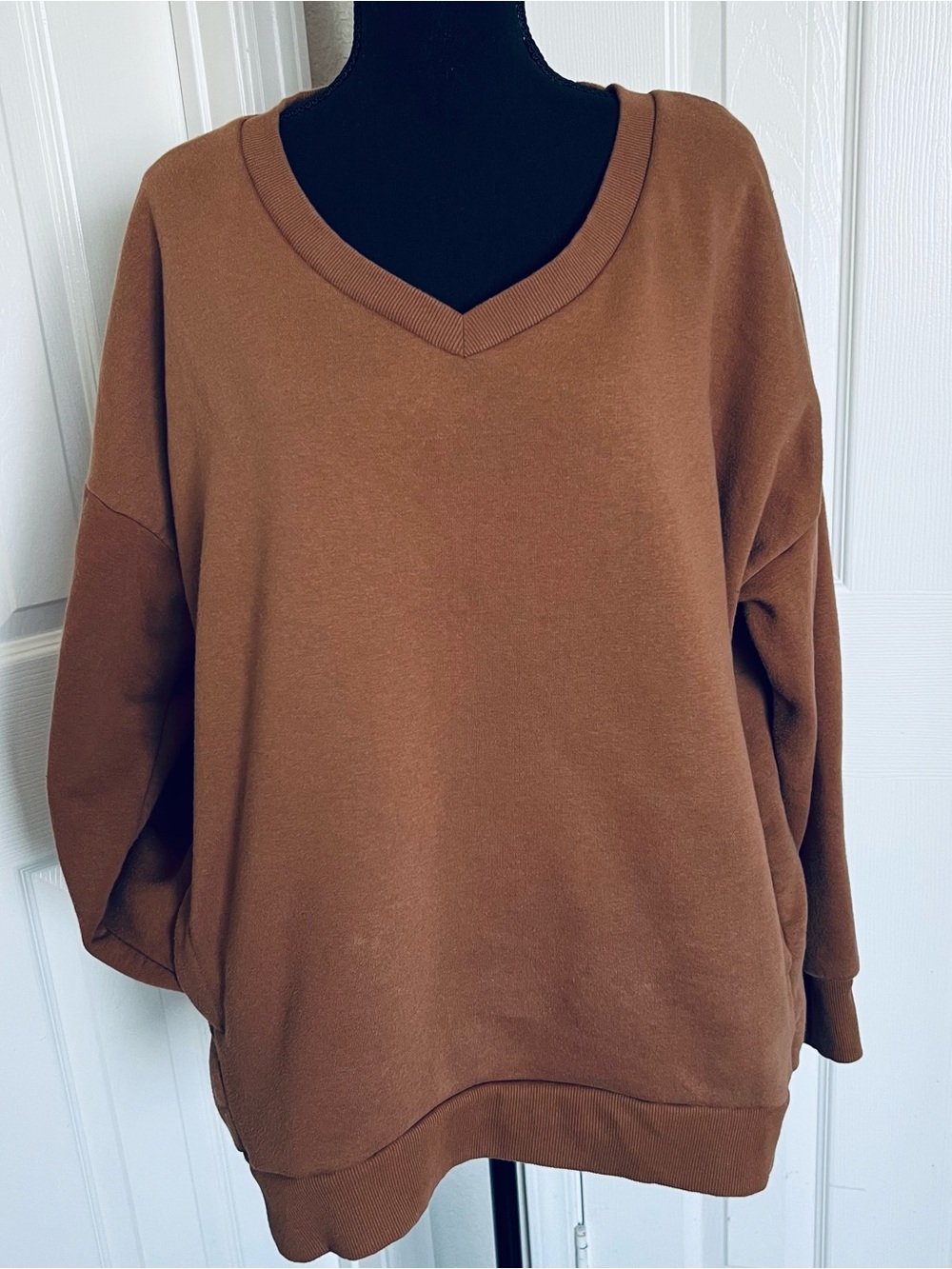 Zenana Dark Camel V-Neck Pullover Sweatshirt w/Side Pockets Size 1X